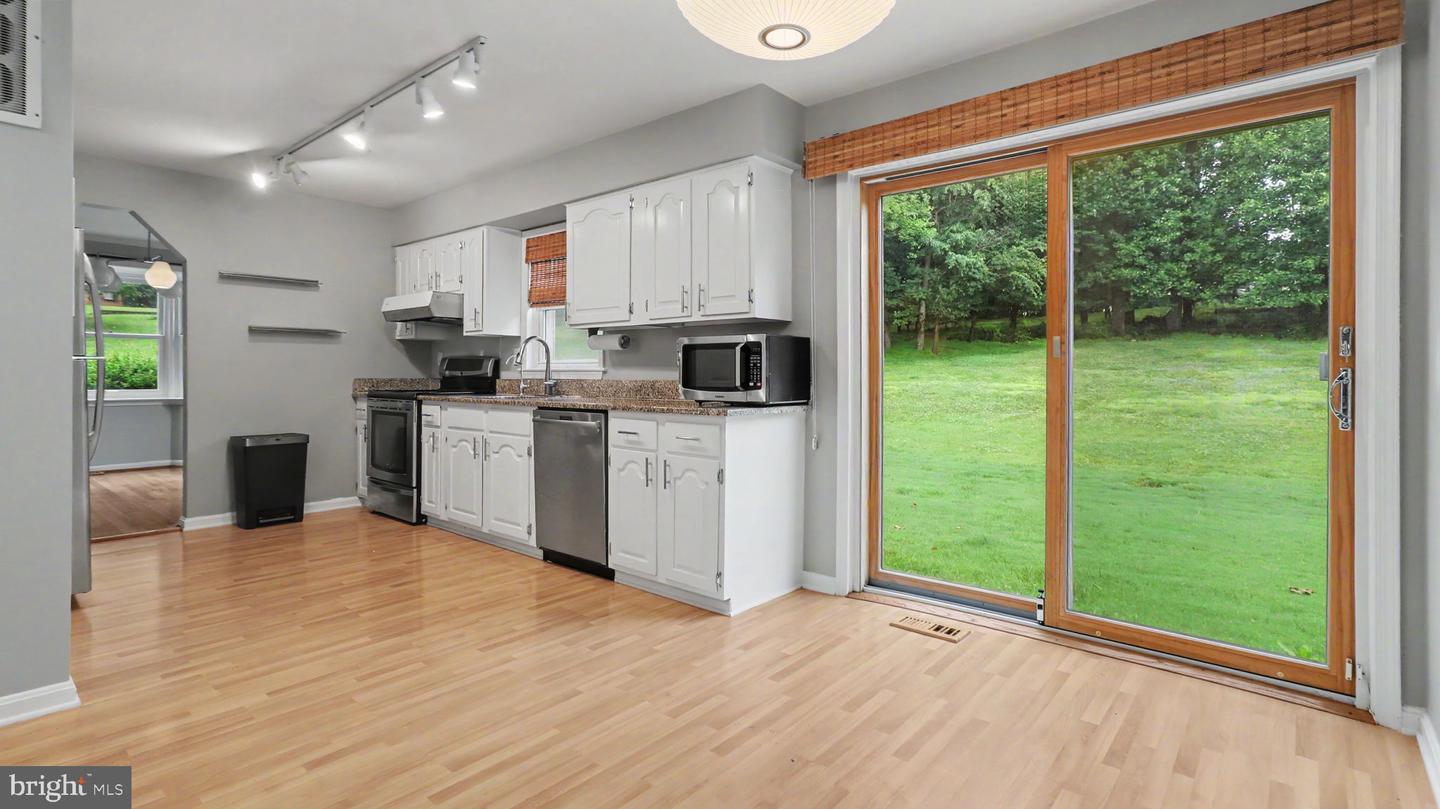 13083 Williamfield Dr Property Photo 12