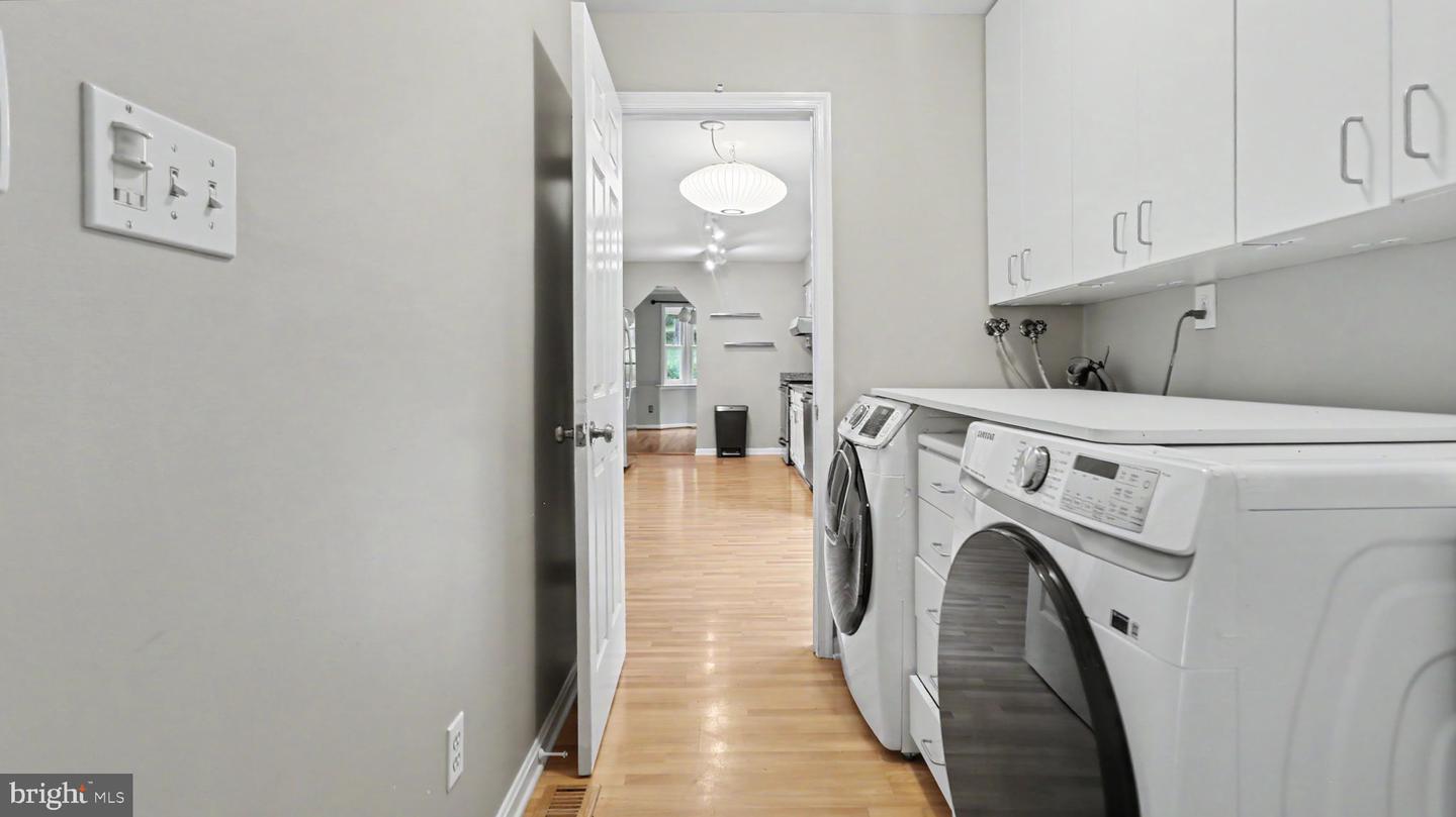 13083 Williamfield Dr Property Photo 20