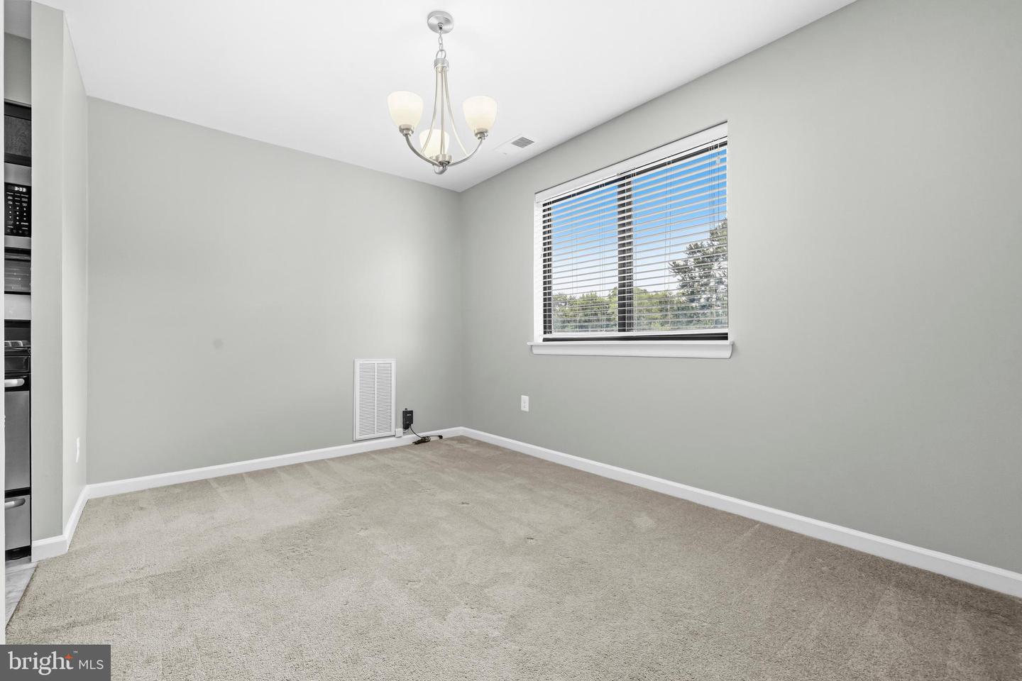 6013 Majors Ln #4 A10 Property Photo 7