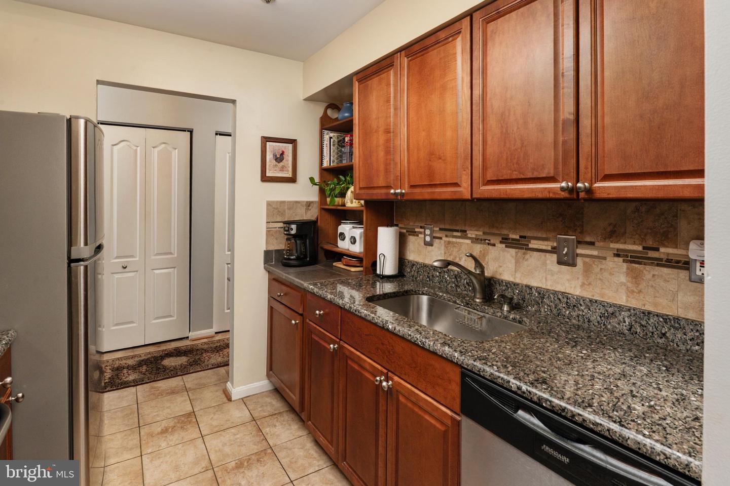 8337 Montgomery Run Rd #c Property Photo 11