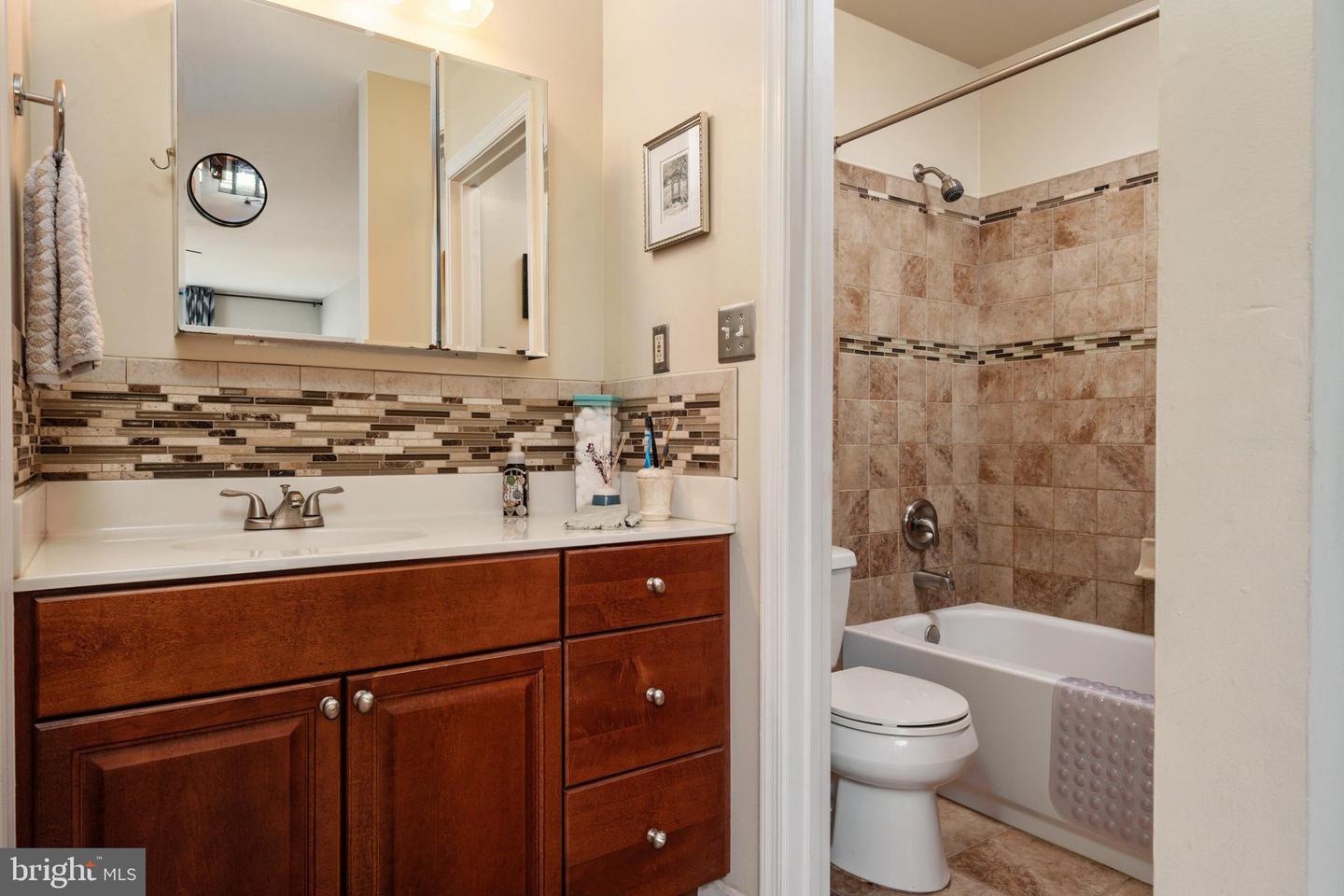 8337 Montgomery Run Rd #c Property Photo 17