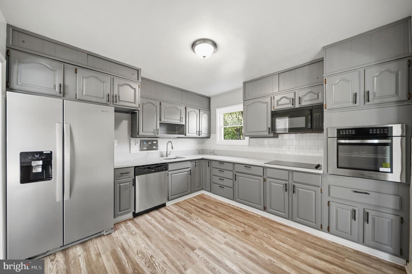 5233 KERGER RD Property Photo 1