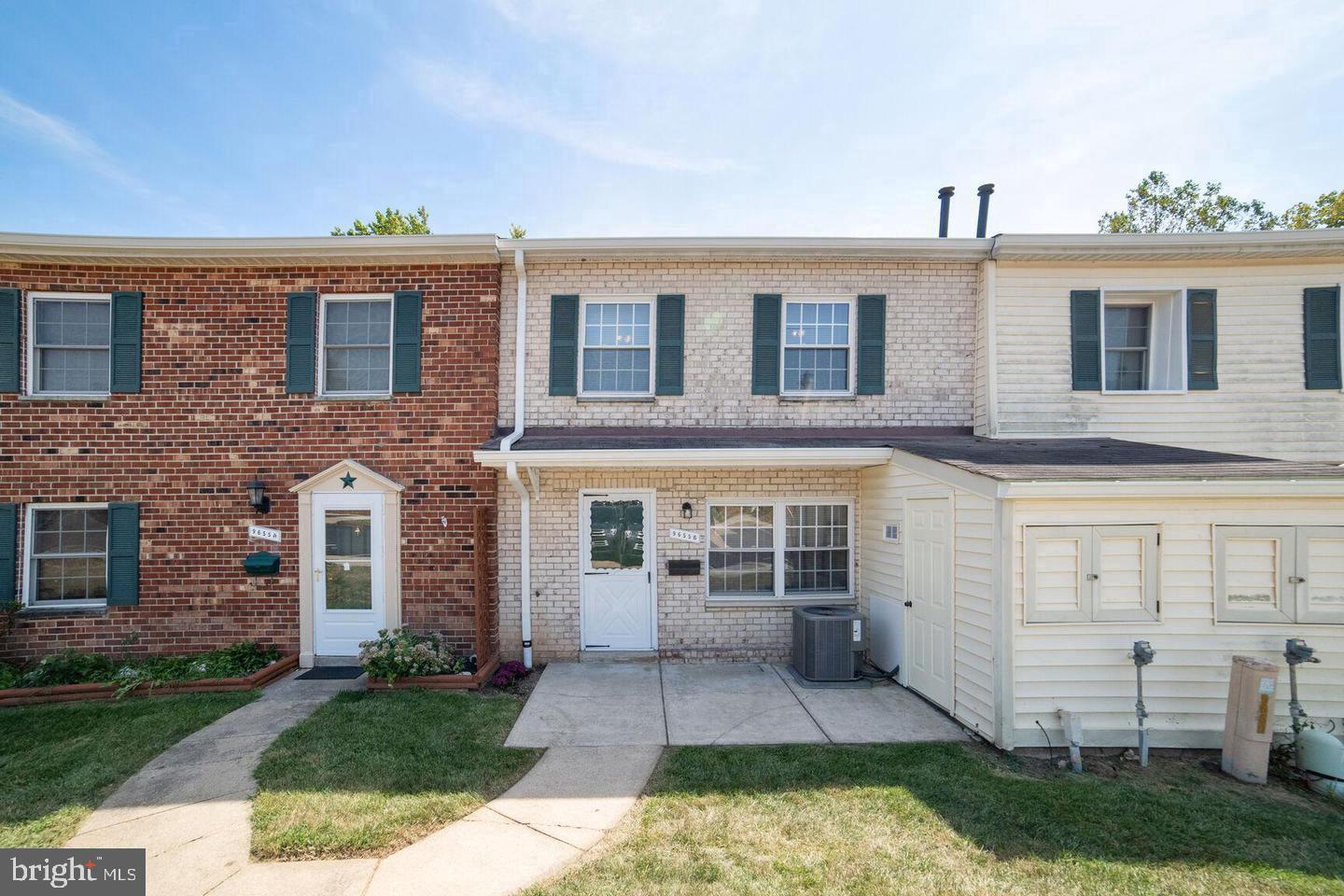 9655 Homestead Ct #b Property Photo 1