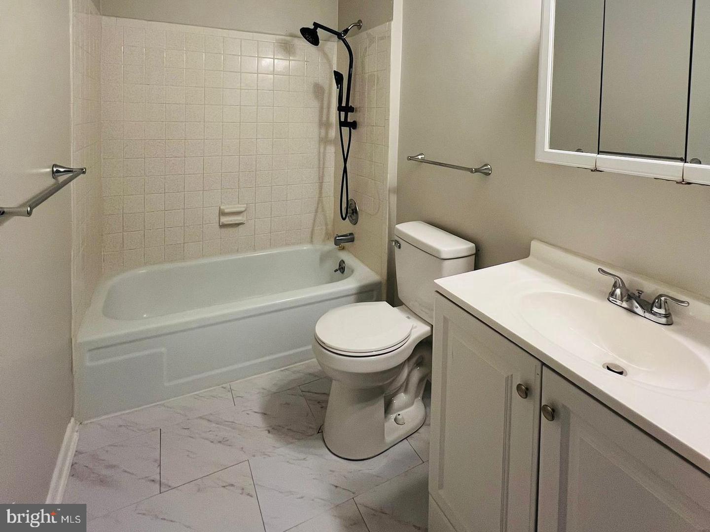 9655 Homestead Ct #b Property Photo 8