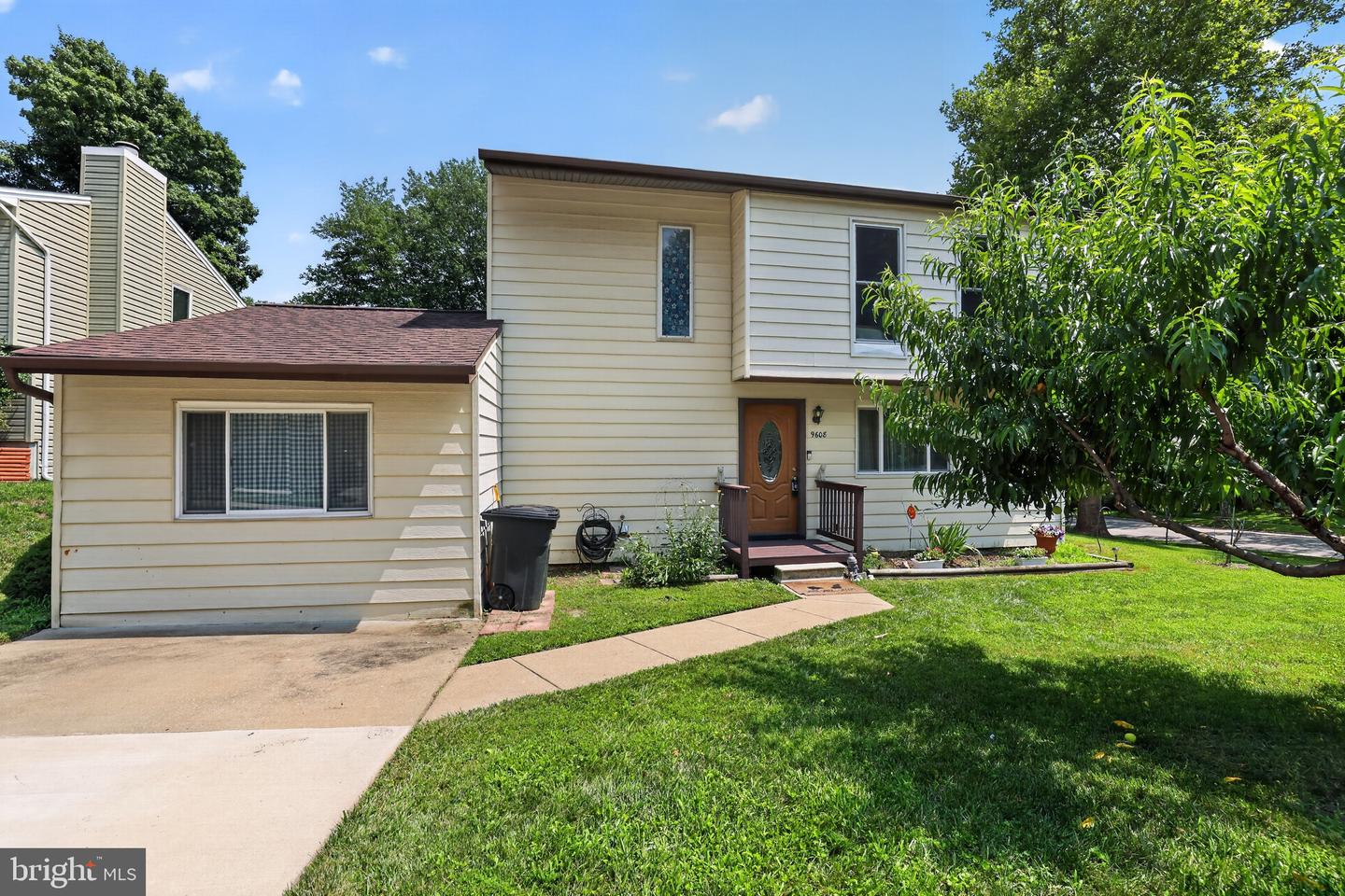 9608 Pastora Pl Property Photo 1
