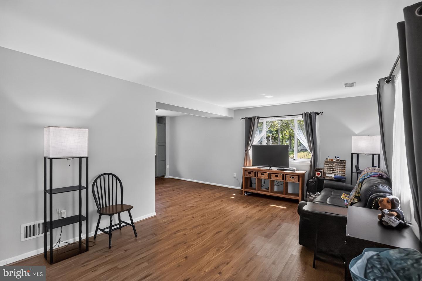 9608 Pastora Pl Property Photo 4