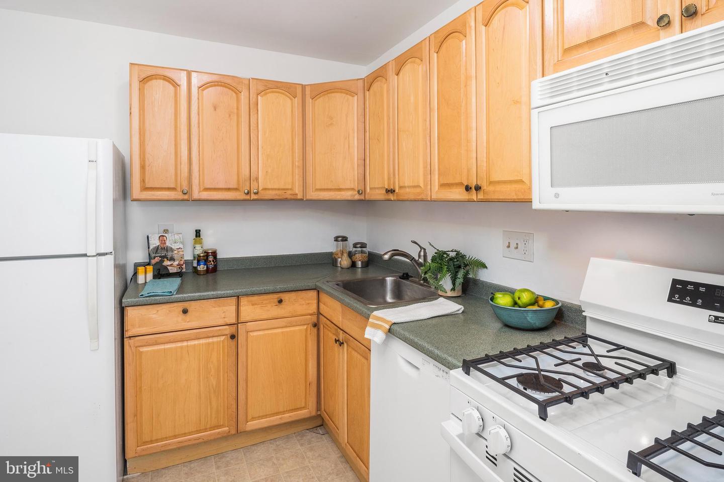 10536 Cross Fox Ln #b-2 Property Photo 7