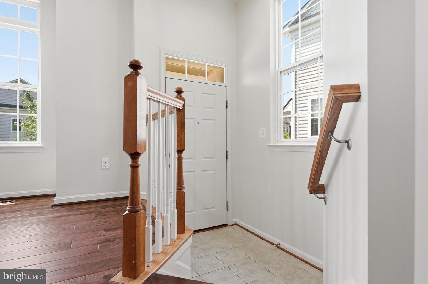 9810 Solar Crse Property Photo 3