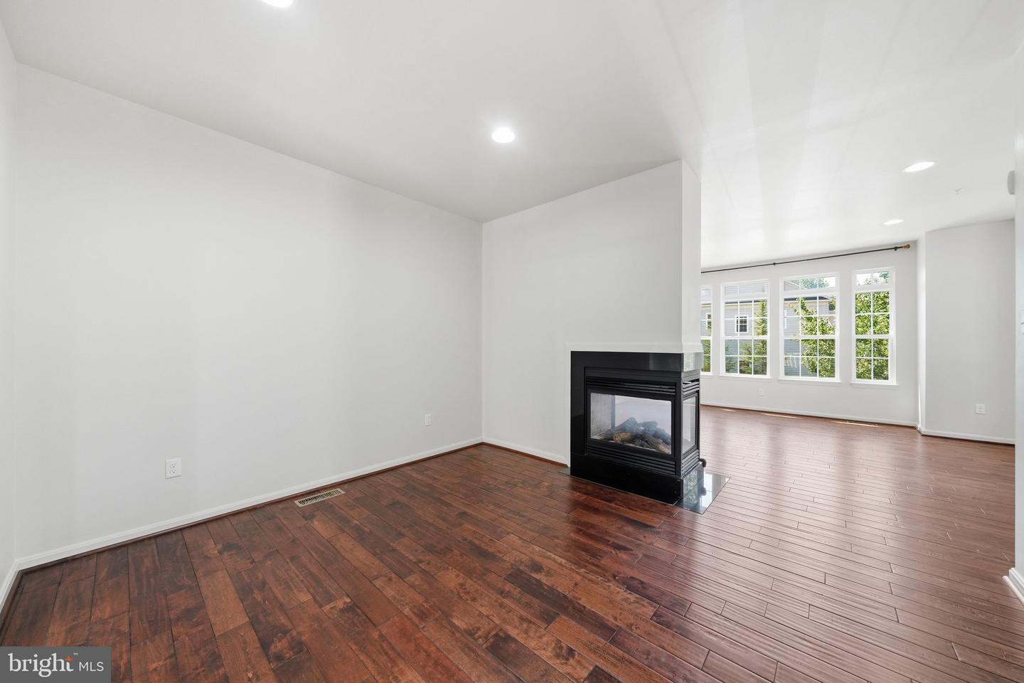 9810 Solar Crse Property Photo 9
