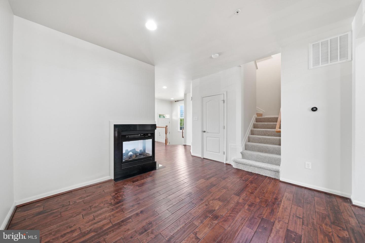 9810 Solar Crse Property Photo 10