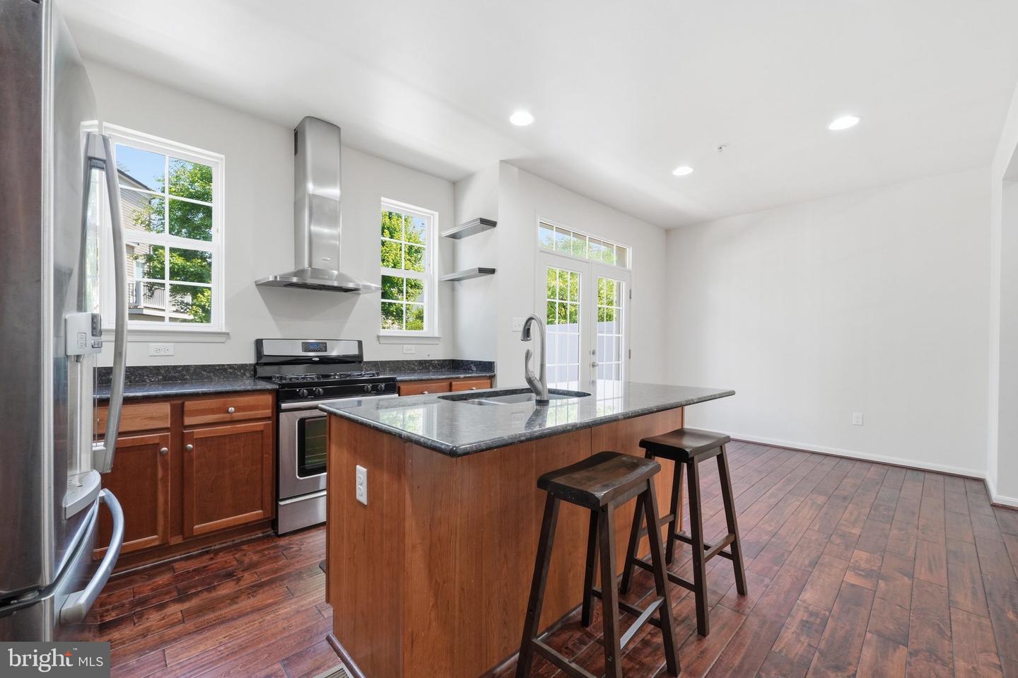 9810 Solar Crse Property Photo 16