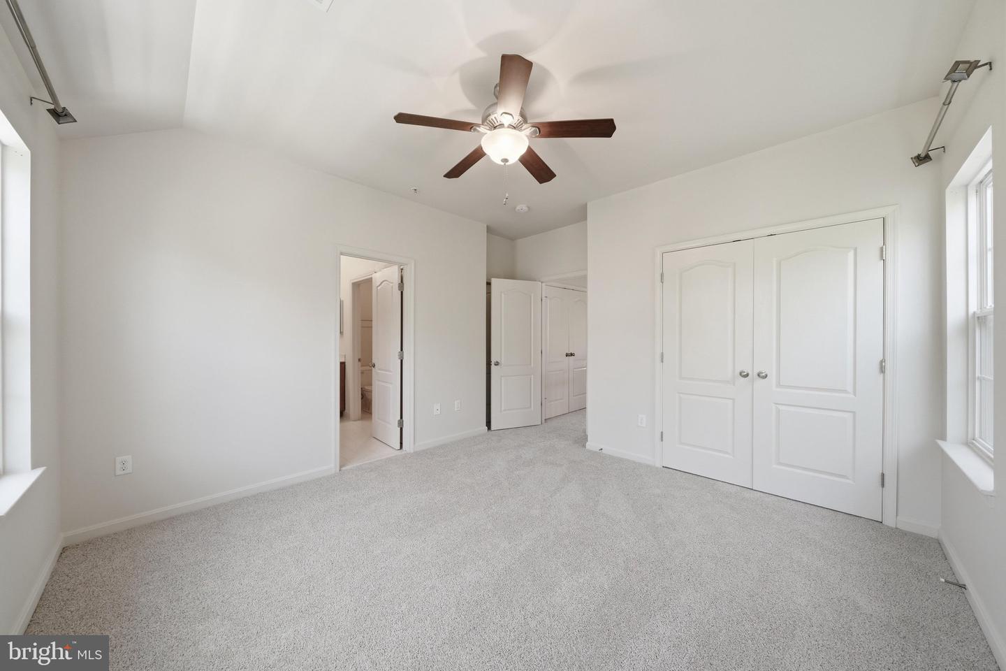 9810 Solar Crse Property Photo 24