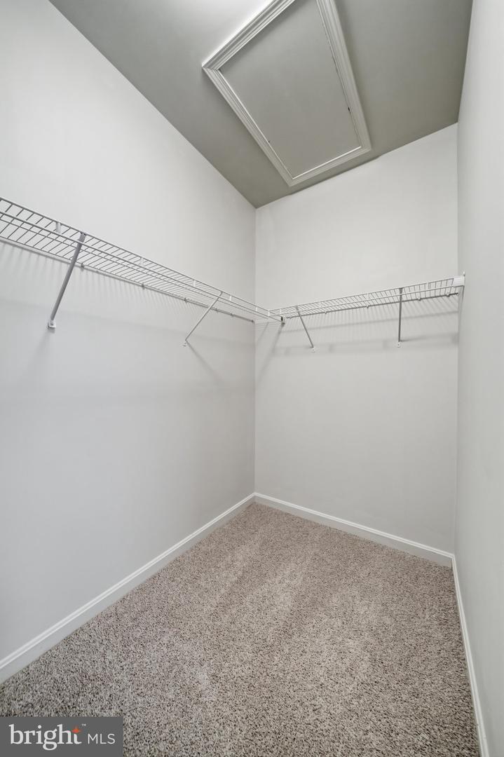 9810 Solar Crse Property Photo 26