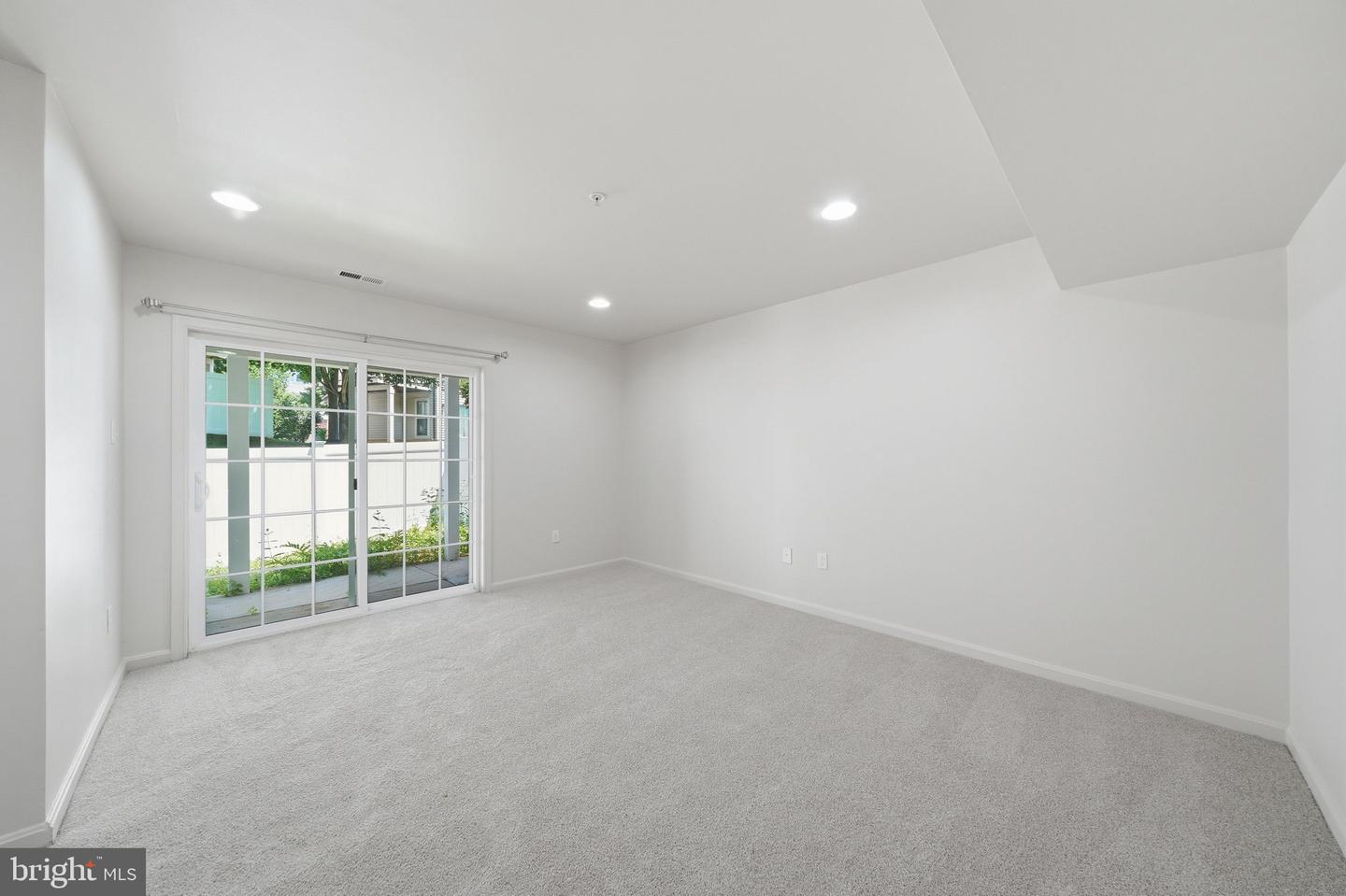 9810 Solar Crse Property Photo 35