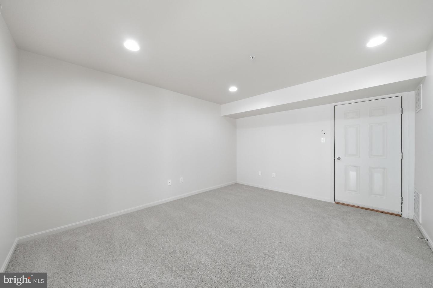 9810 Solar Crse Property Photo 38