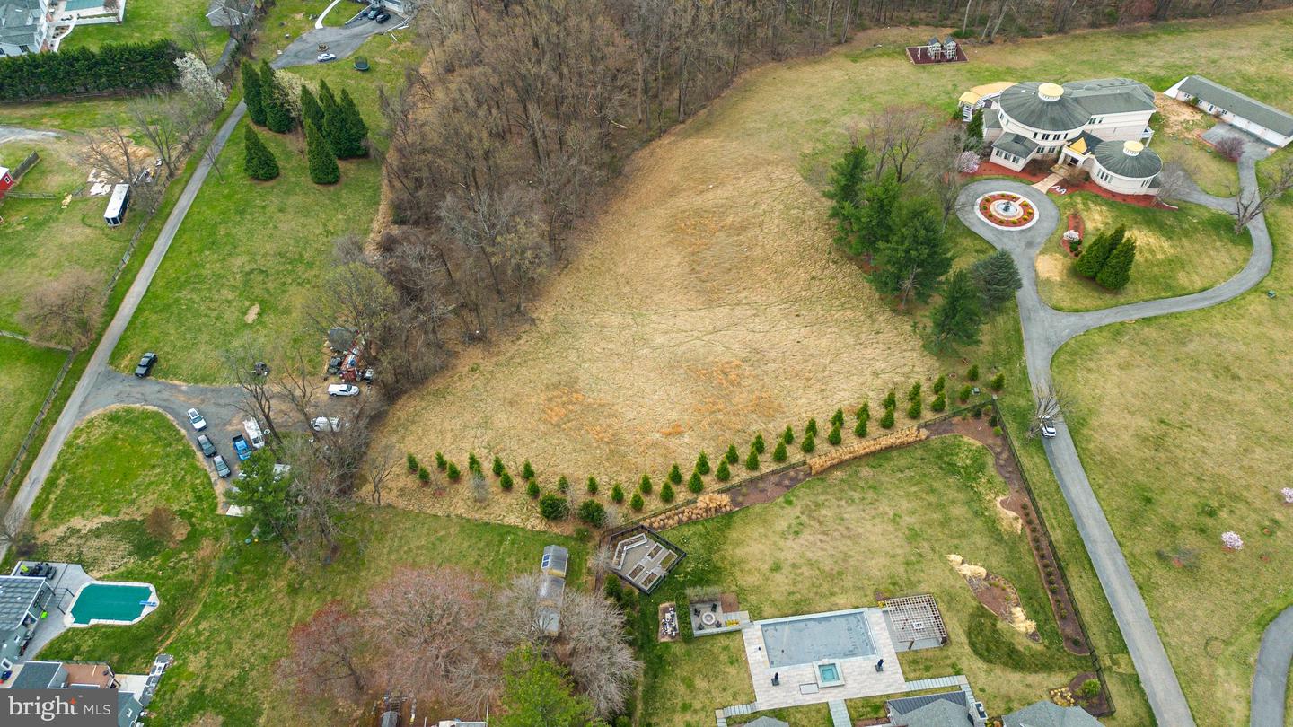 12425 Hill Crst Property Photo 23