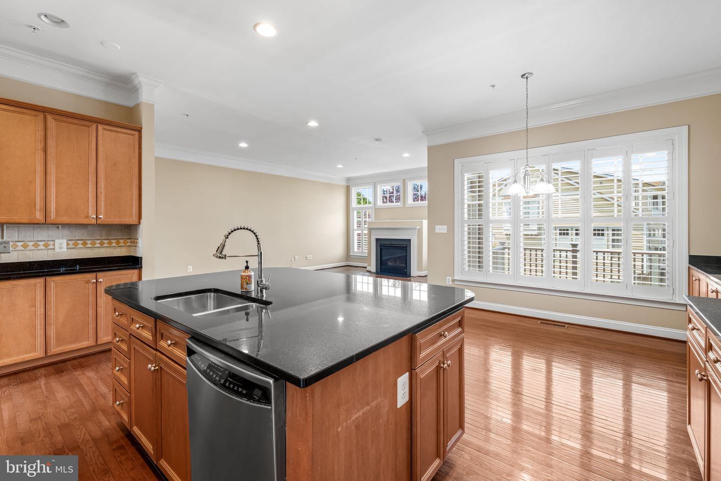 8803 Mirror Lake Way Property Photo 6