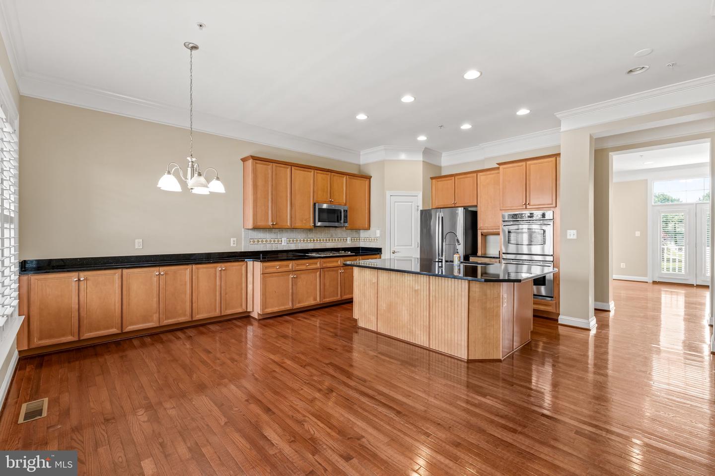 8803 Mirror Lake Way Property Photo 9