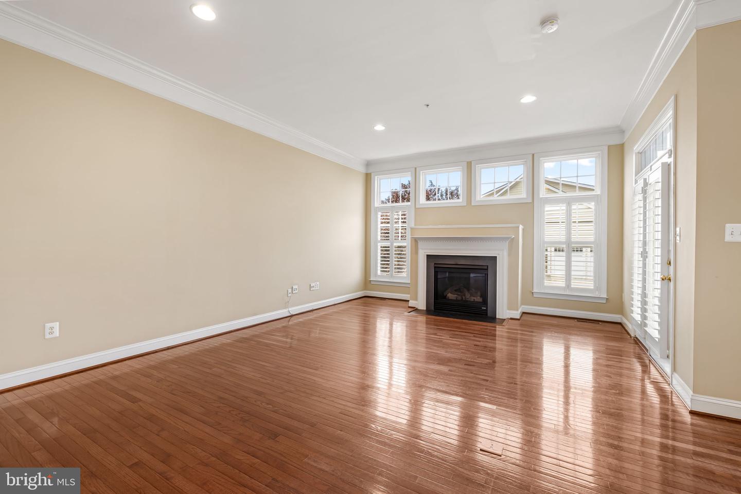 8803 Mirror Lake Way Property Photo 11