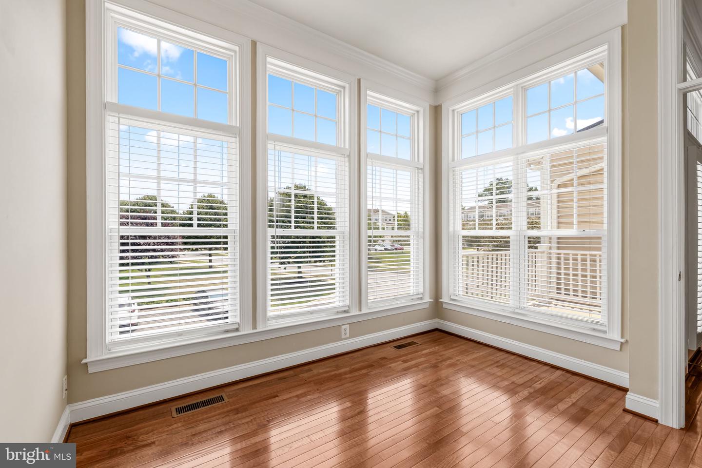 8803 Mirror Lake Way Property Photo 18