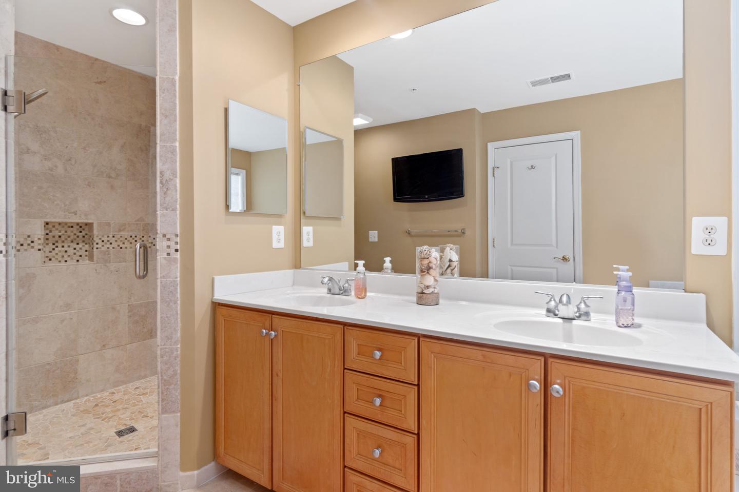 8803 Mirror Lake Way Property Photo 28