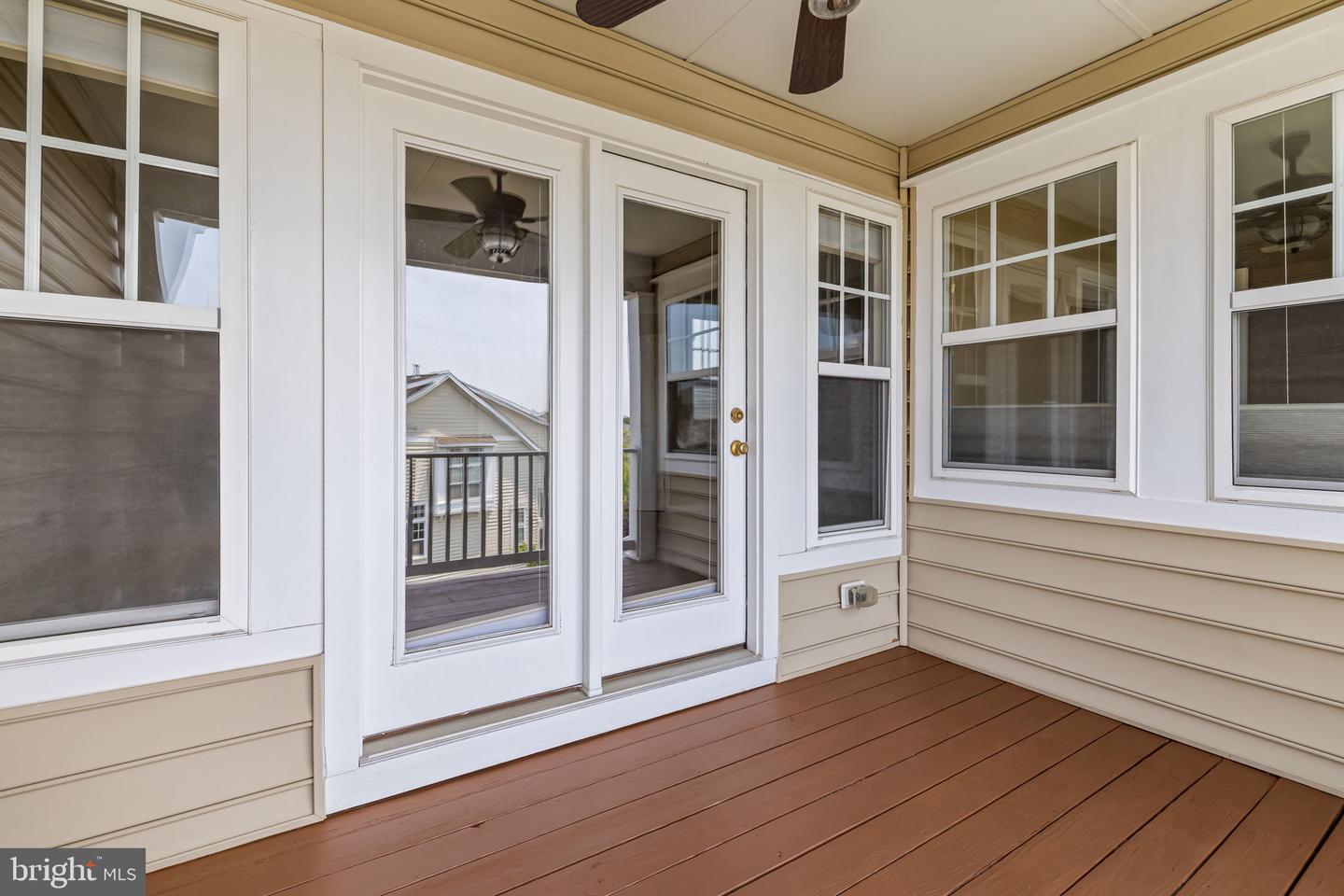 8803 Mirror Lake Way Property Photo 32