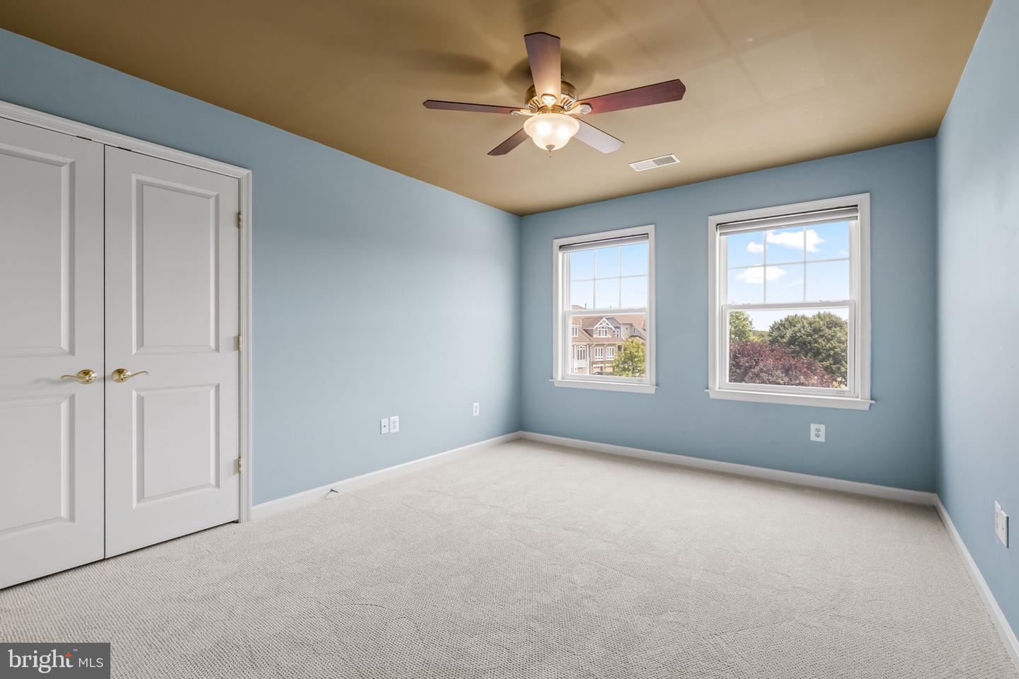 8803 Mirror Lake Way Property Photo 35