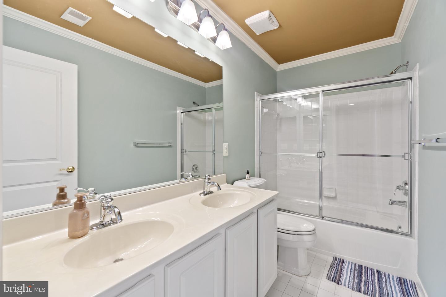 8803 Mirror Lake Way Property Photo 37