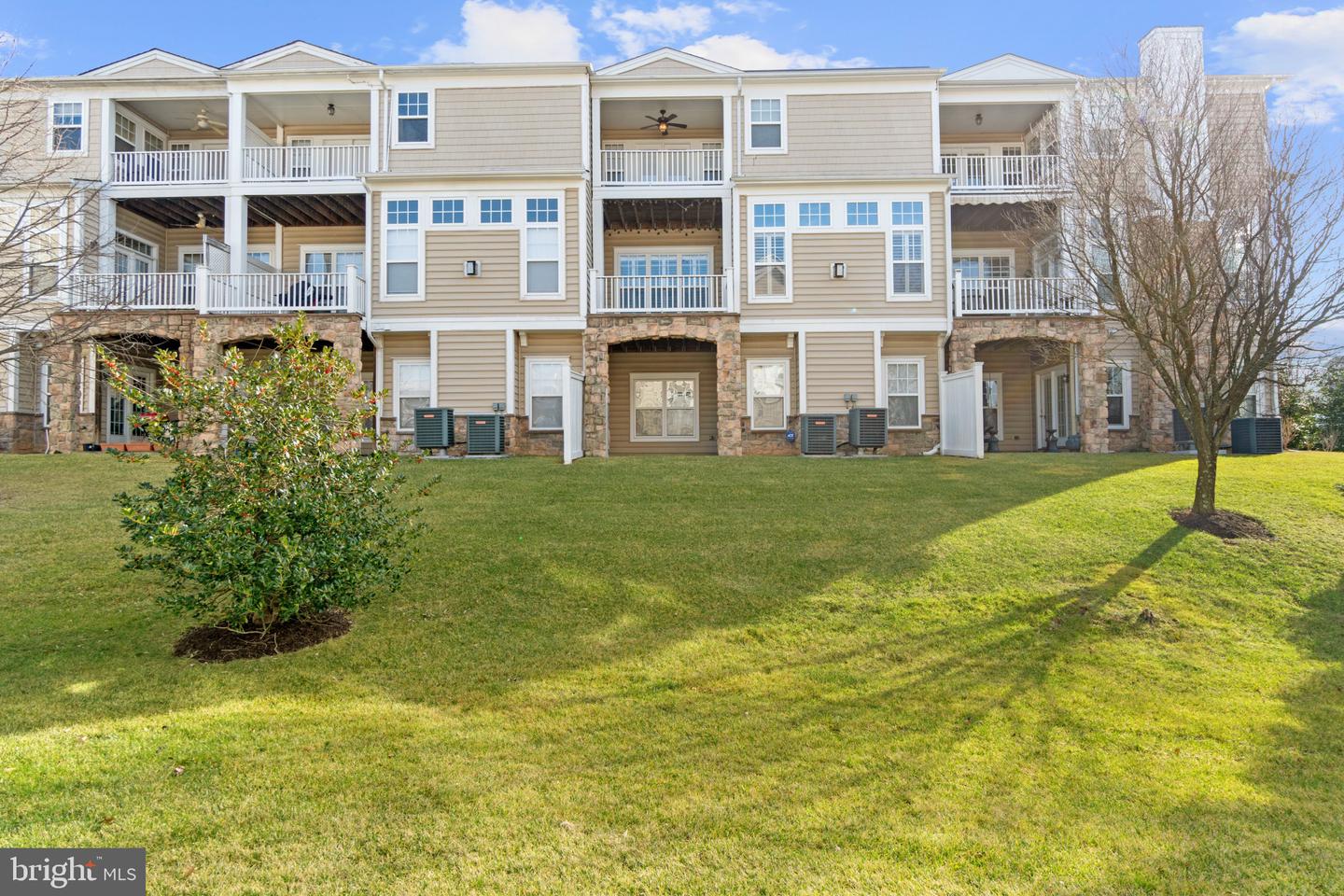 8803 Mirror Lake Way Property Photo 47