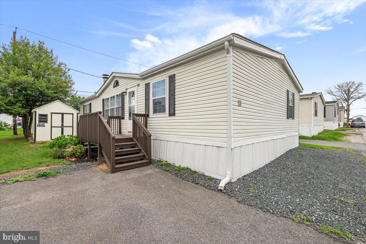 13 Midway Ave Property Photo 1