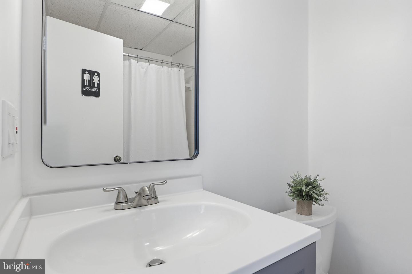 9684 Baltimore Ave Property Photo 28