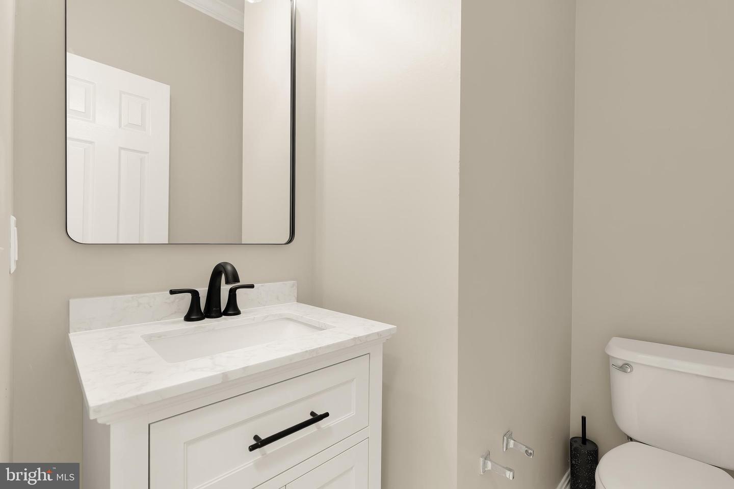 5748 Goldfinch Ct Property Photo 32