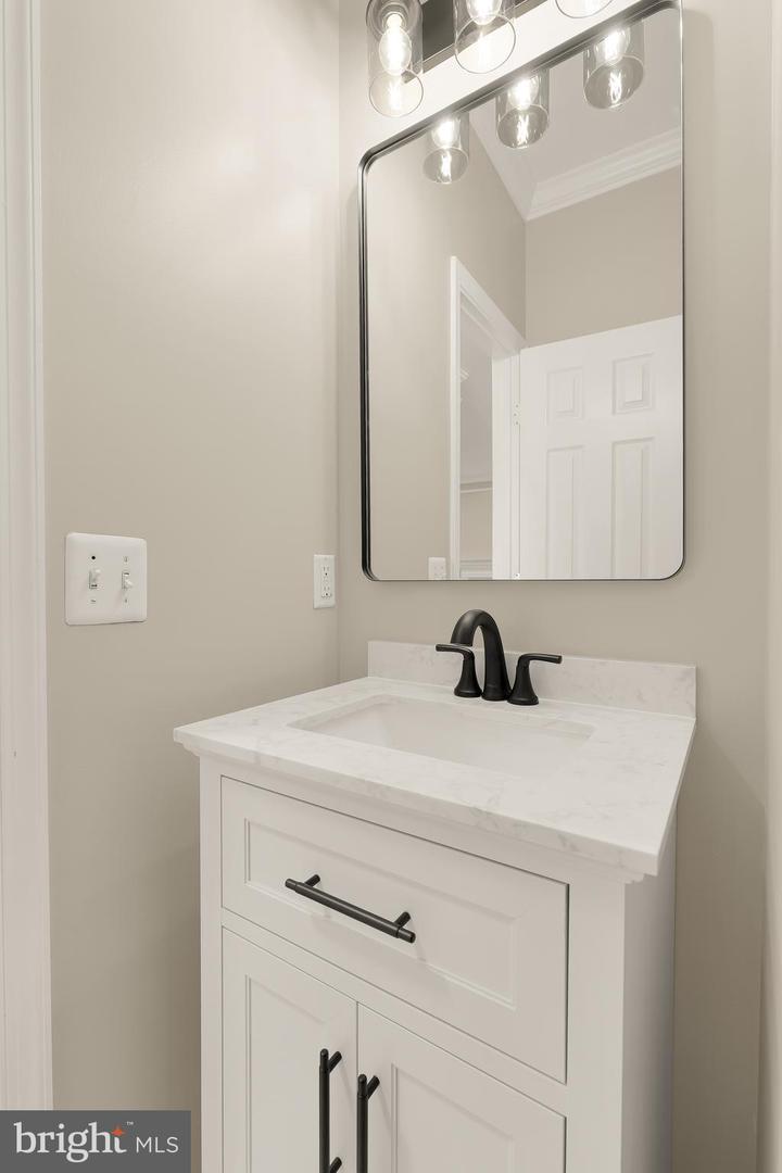 5748 Goldfinch Ct Property Photo 33