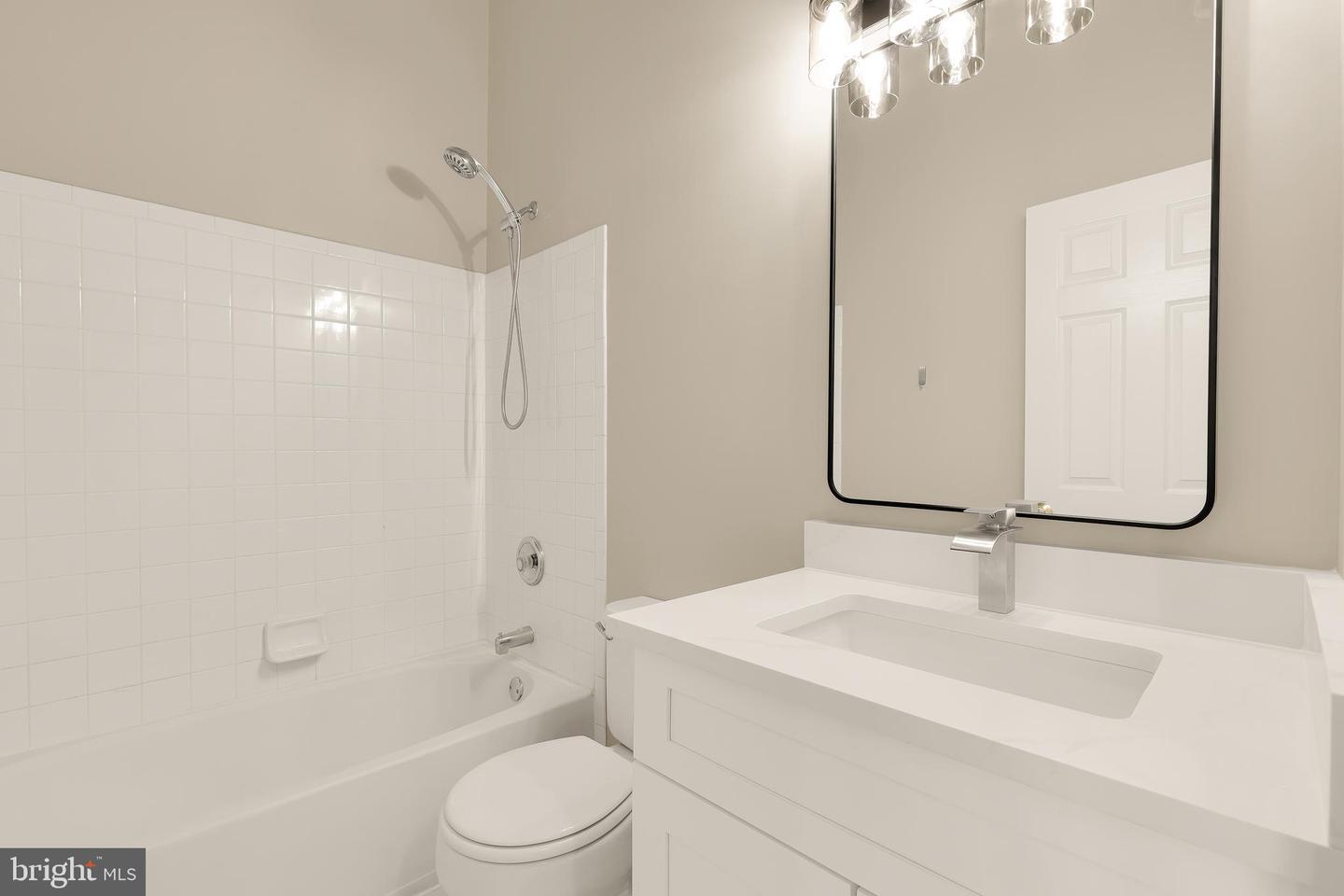 5748 Goldfinch Ct Property Photo 48