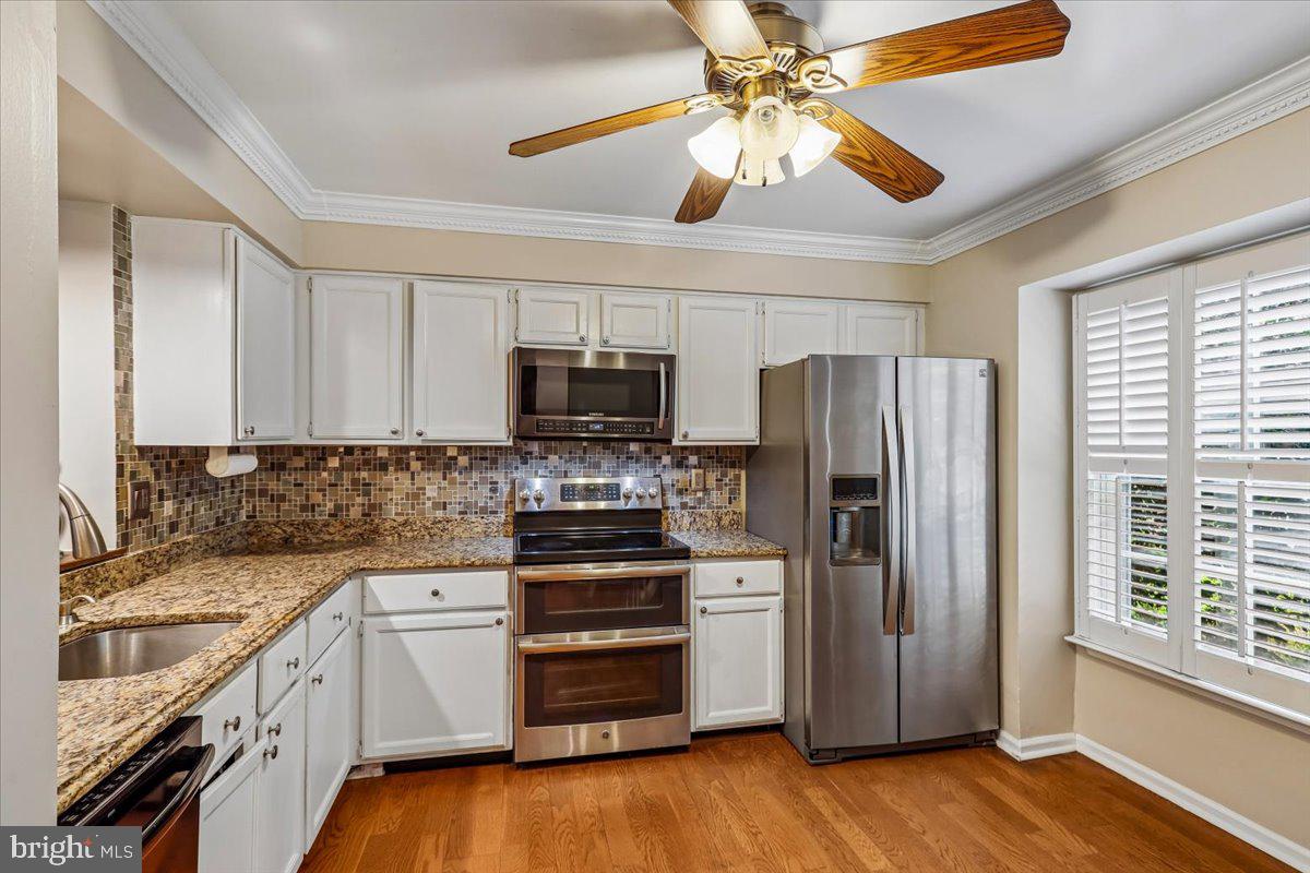 11738 Lone Tree Ct Property Photo 5