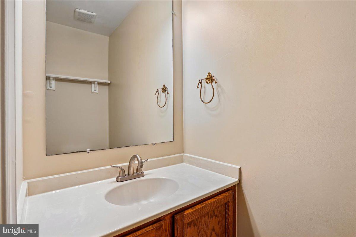 11738 Lone Tree Ct Property Photo 13
