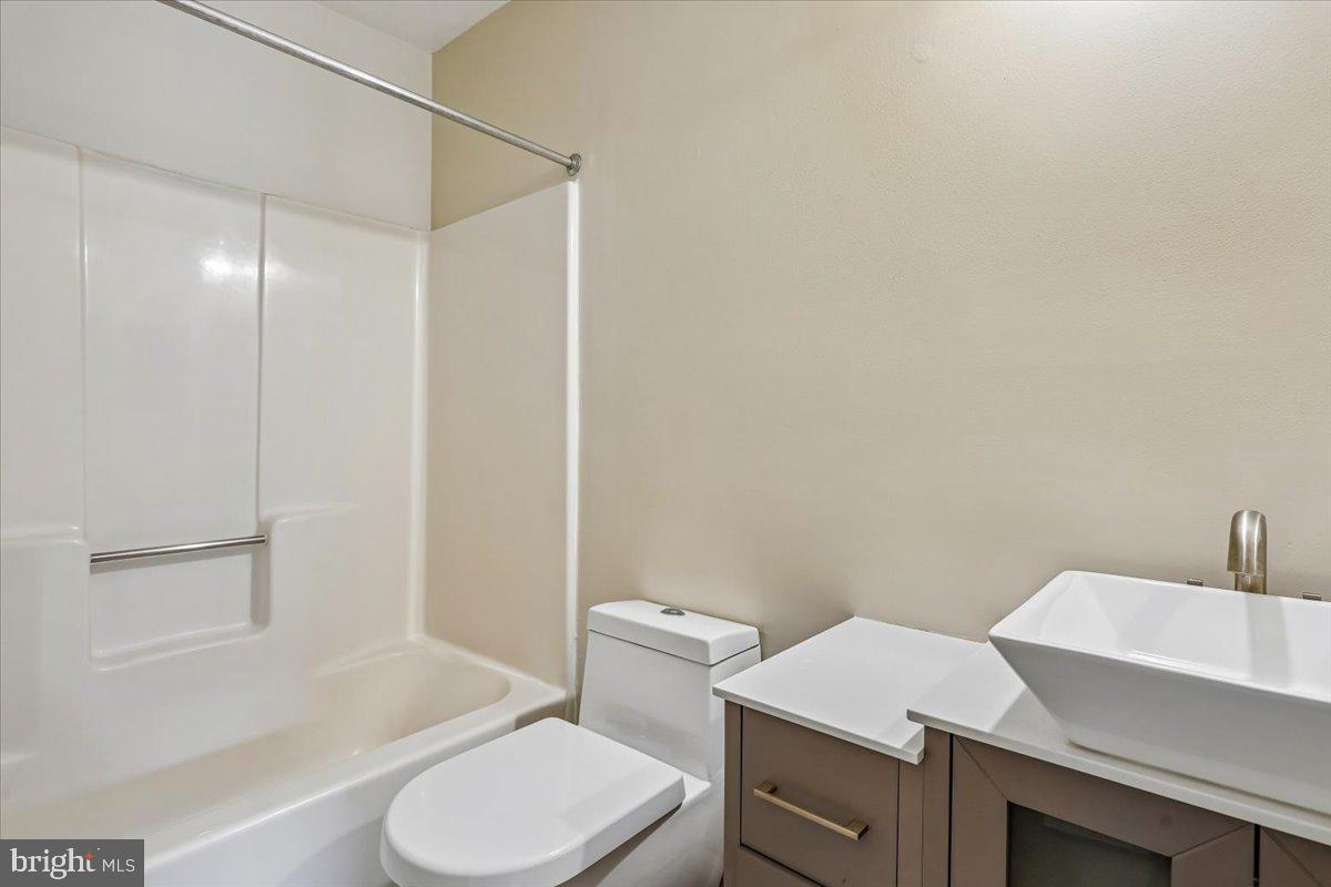 11738 Lone Tree Ct Property Photo 26
