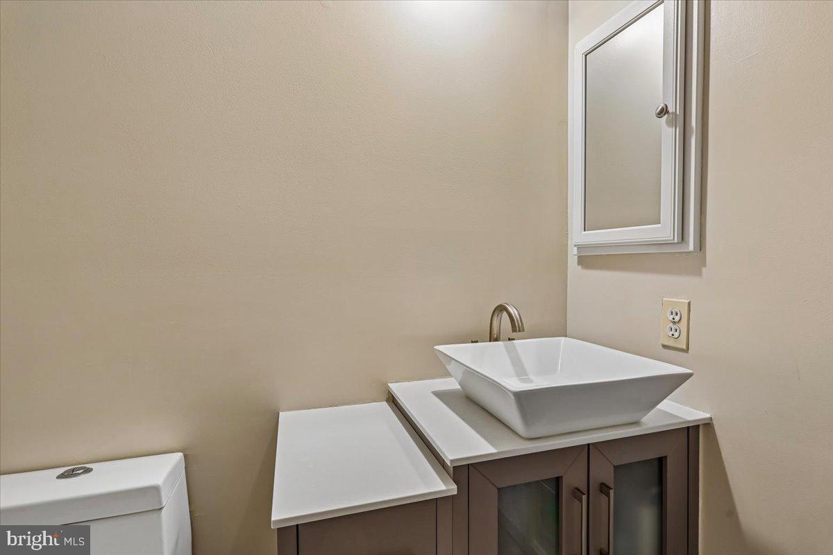 11738 Lone Tree Ct Property Photo 27