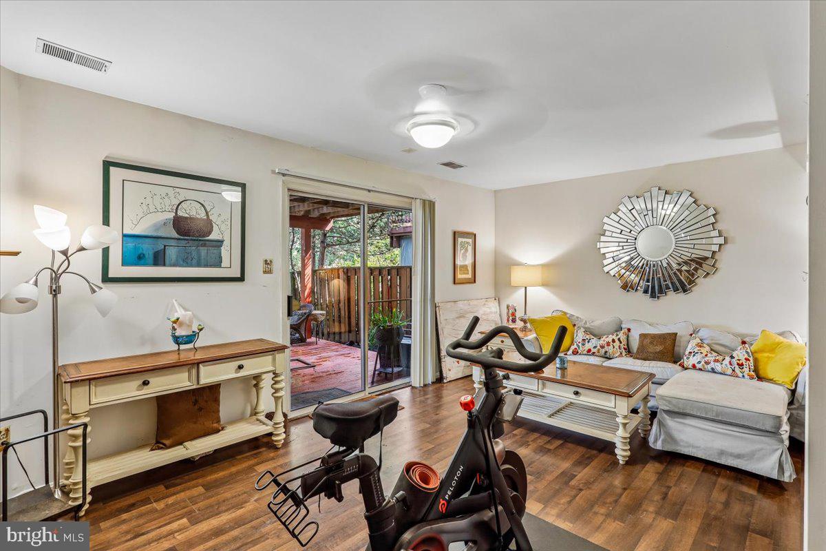 11738 Lone Tree Ct Property Photo 32