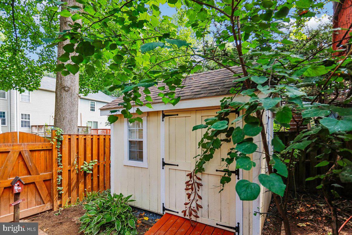 11738 Lone Tree Ct Property Photo 45