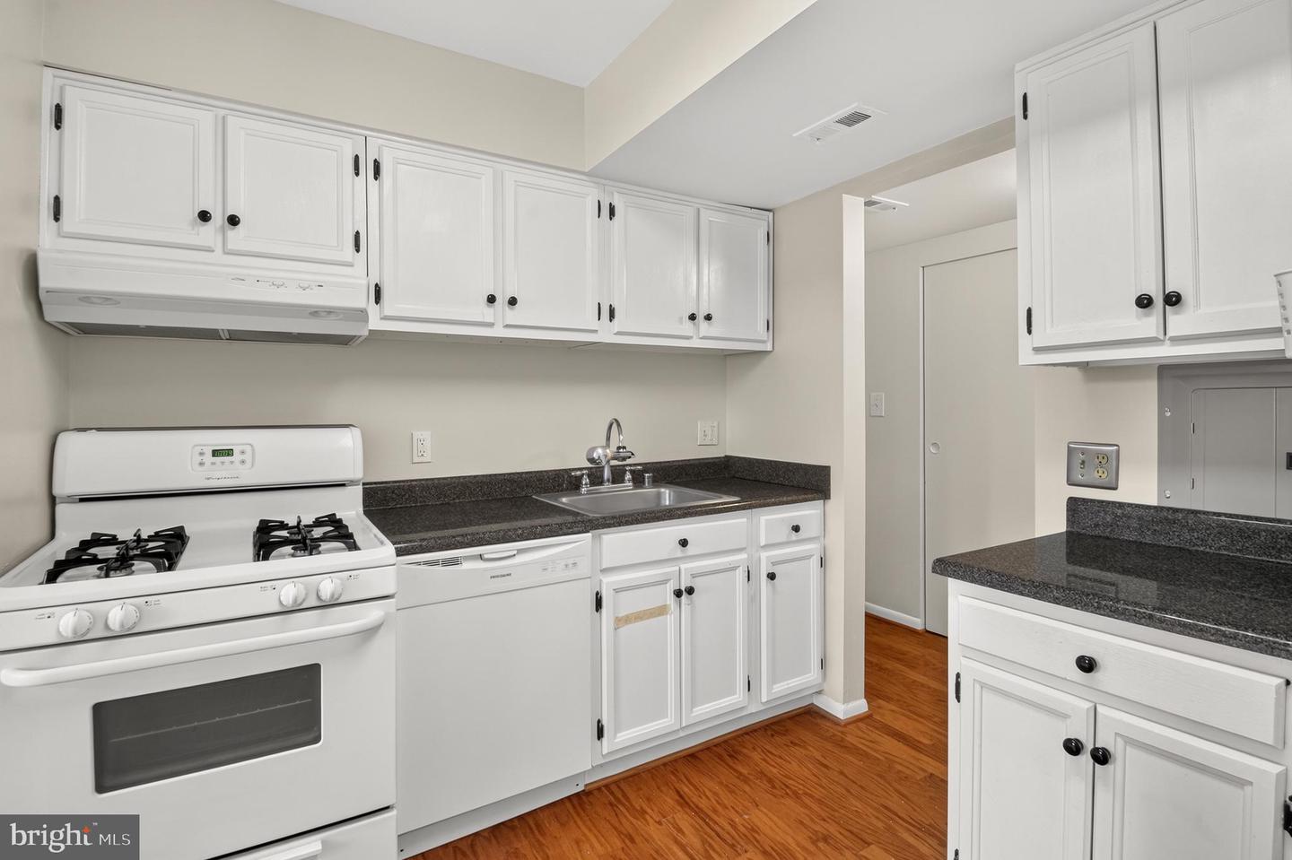 6021 Majors Ln #condo Unit 1 B13 Property Photo 3