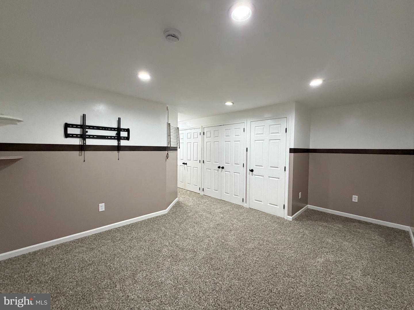 9609 Clocktower Ln Property Photo 18