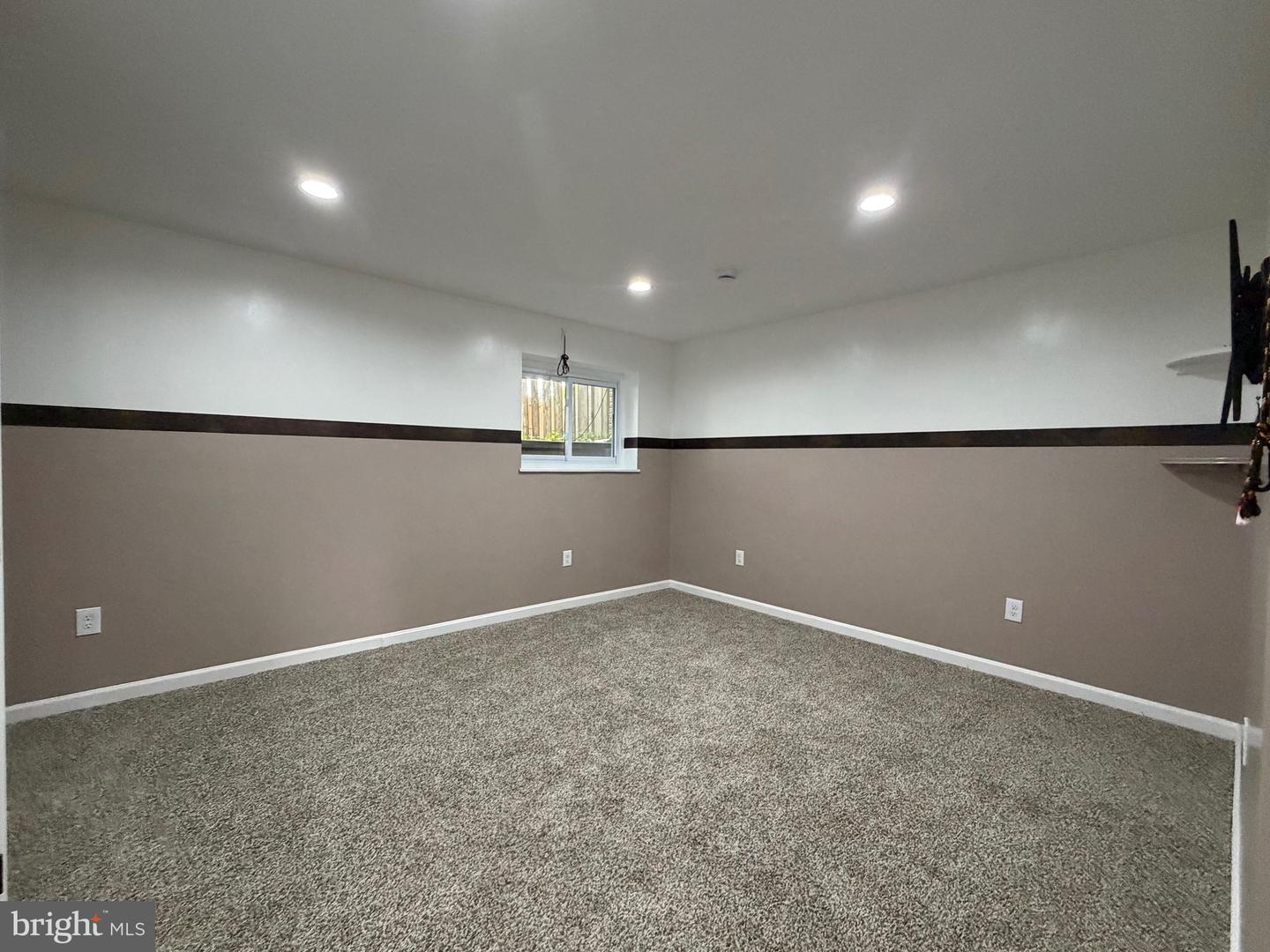 9609 Clocktower Ln Property Photo 19