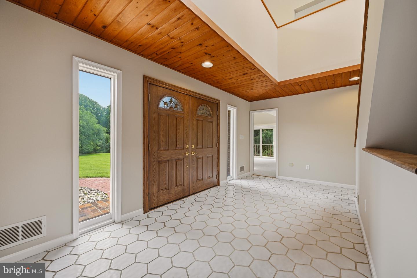 7274 Meadow Wood Way Property Photo 14