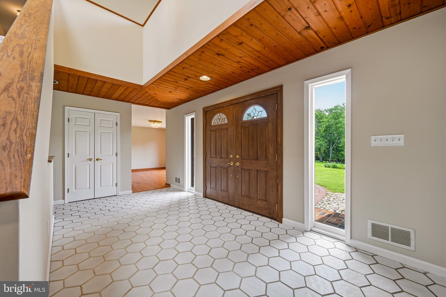 7274 Meadow Wood Way Property Photo 15