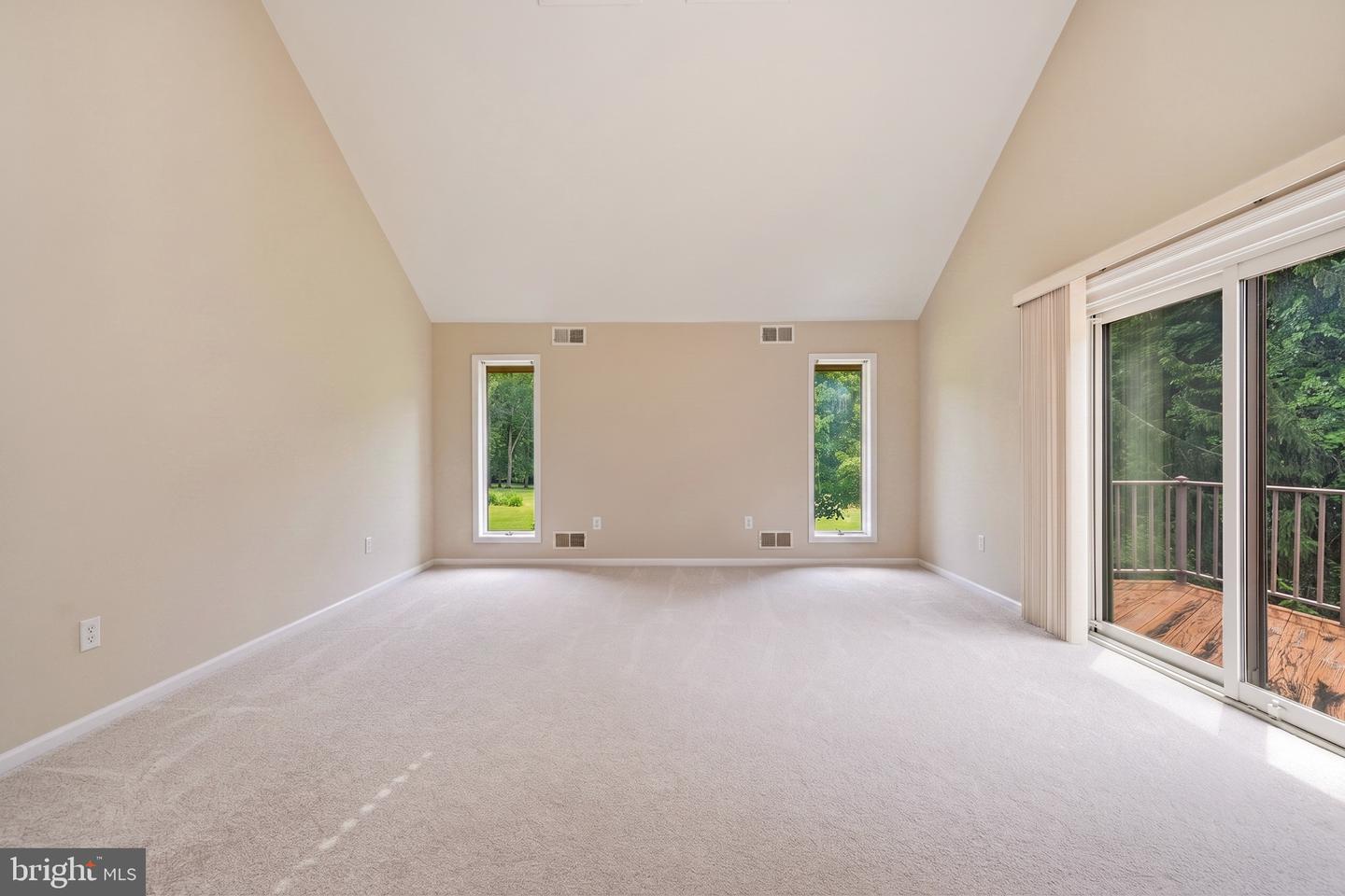 7274 Meadow Wood Way Property Photo 20