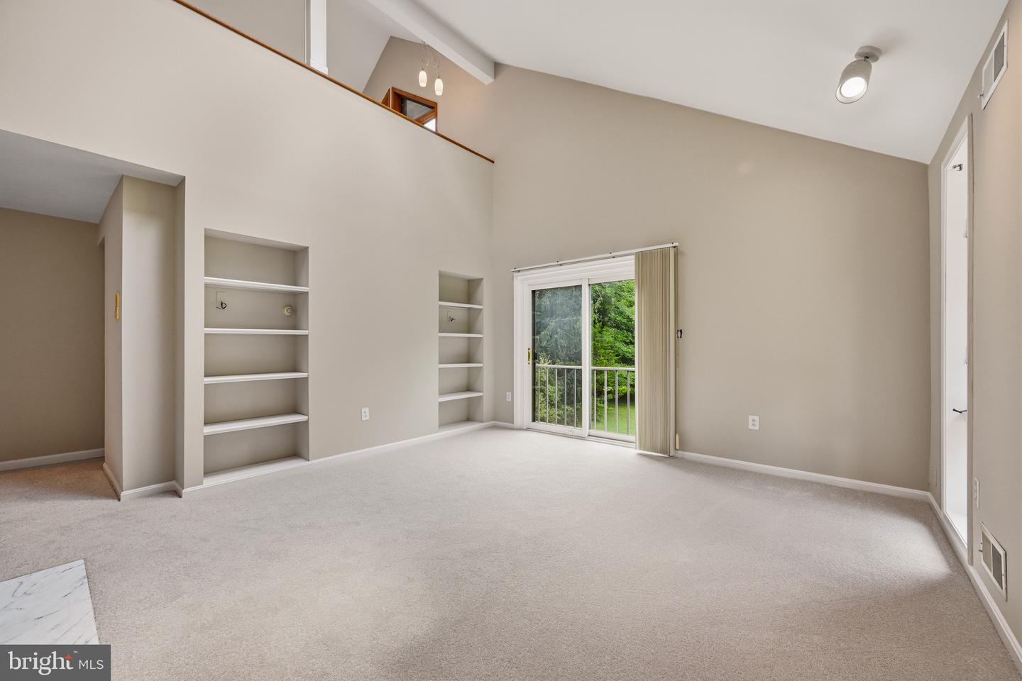 7274 Meadow Wood Way Property Photo 30