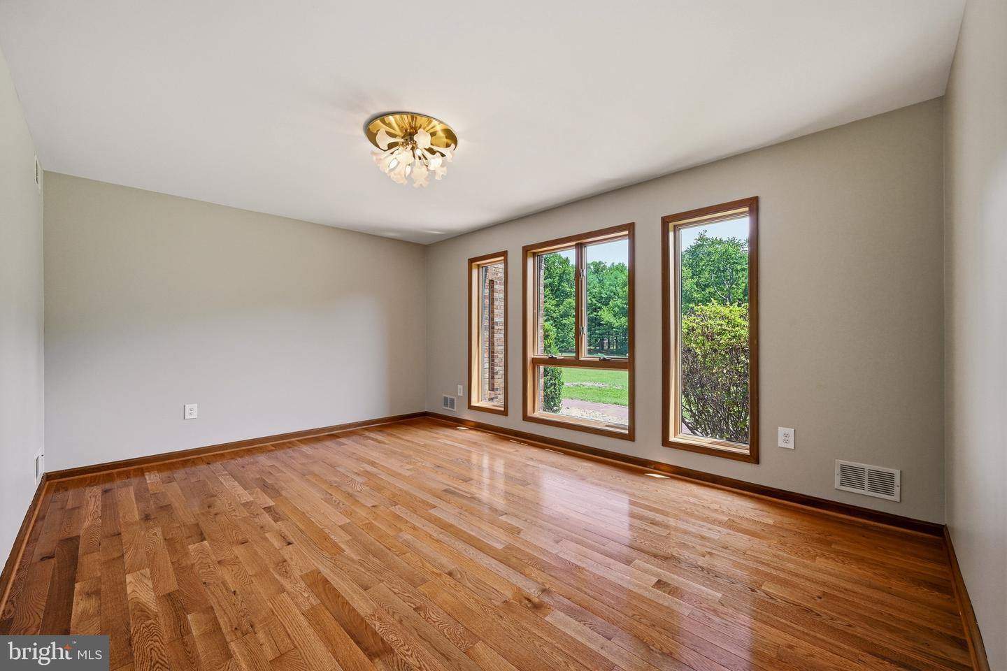 7274 Meadow Wood Way Property Photo 40