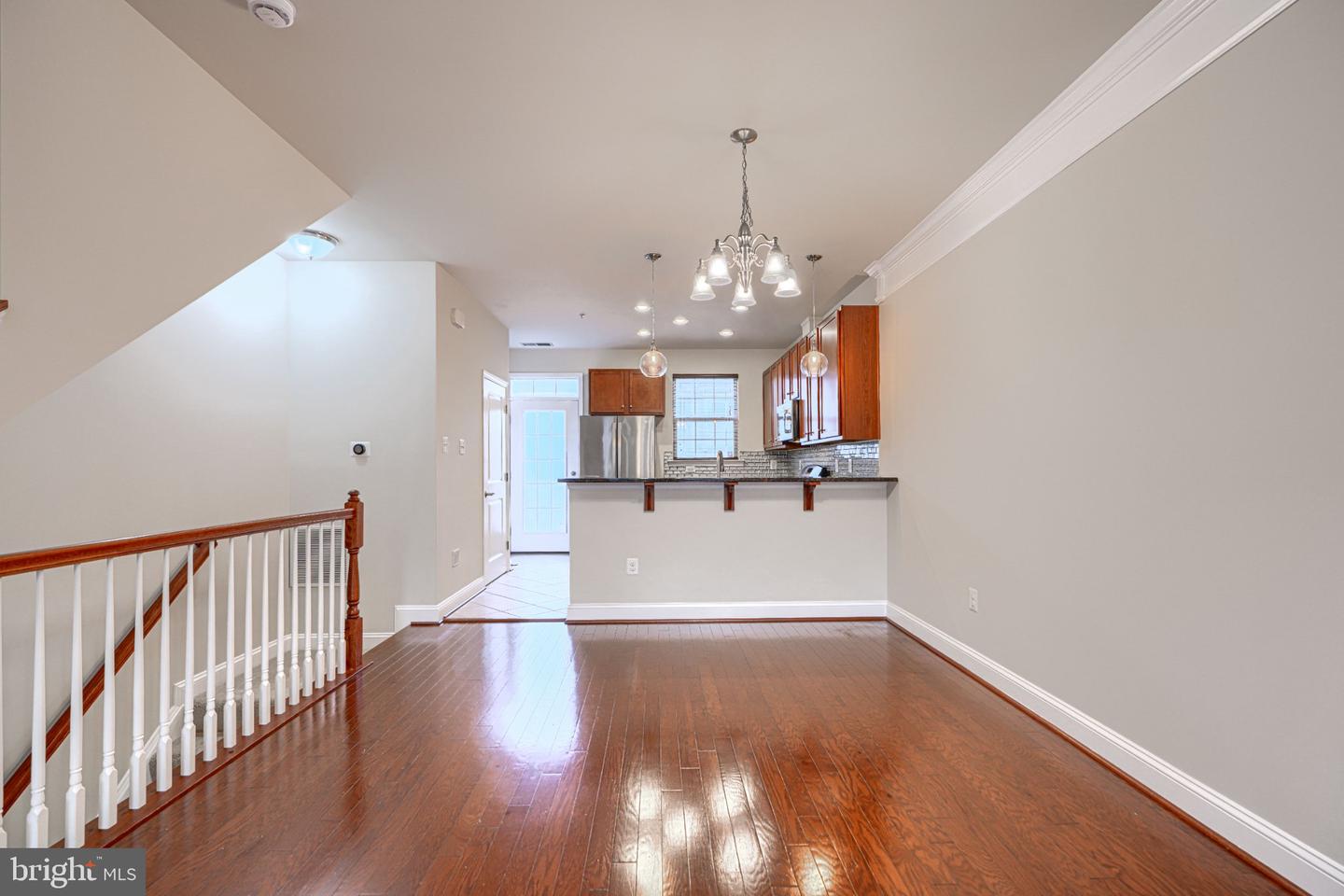 5715 Rosanna Pl Property Photo 9