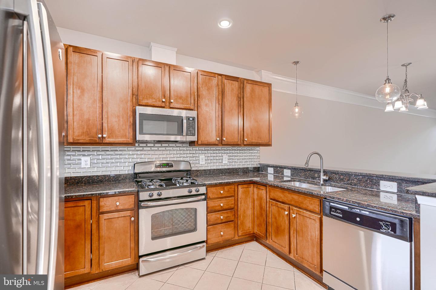 5715 Rosanna Pl Property Photo 17